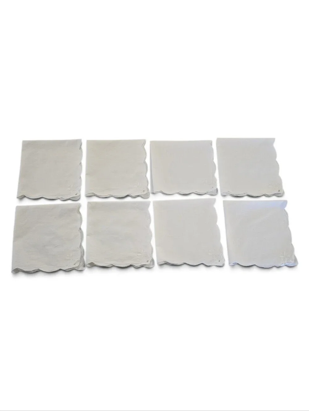 Classic White Scalloped Linen Napkins - Embroidered Floral Corner(set Of 8)